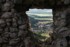 Okno-do-podhradi
